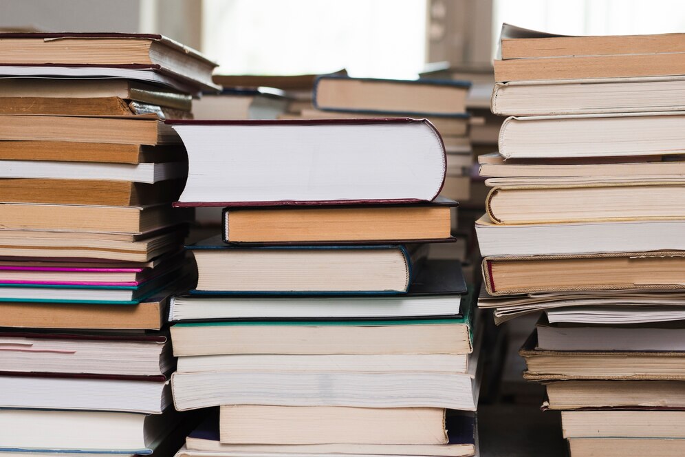 Shaherazad Shelves Books